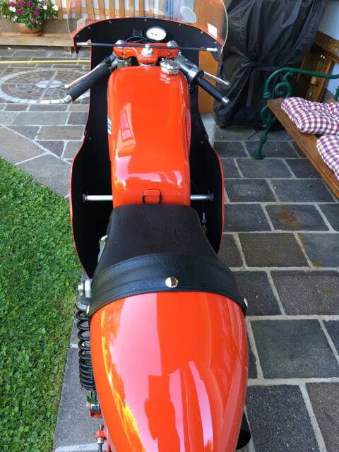 Aermacchi Ala d'Oro 350