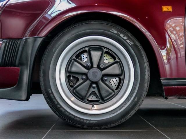 Porsche 911 Turbo 3.3