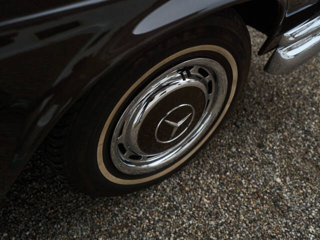 Mercedes-Benz 280 SE