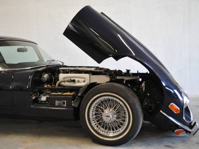 Jaguar E-Type V12 (2+2)