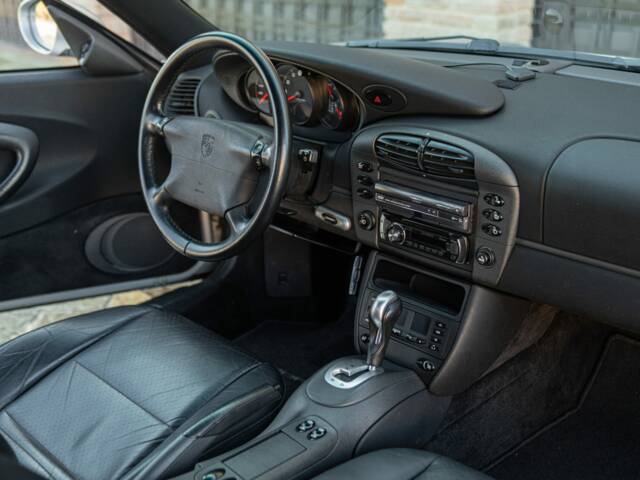 Porsche 911 Carrera 4