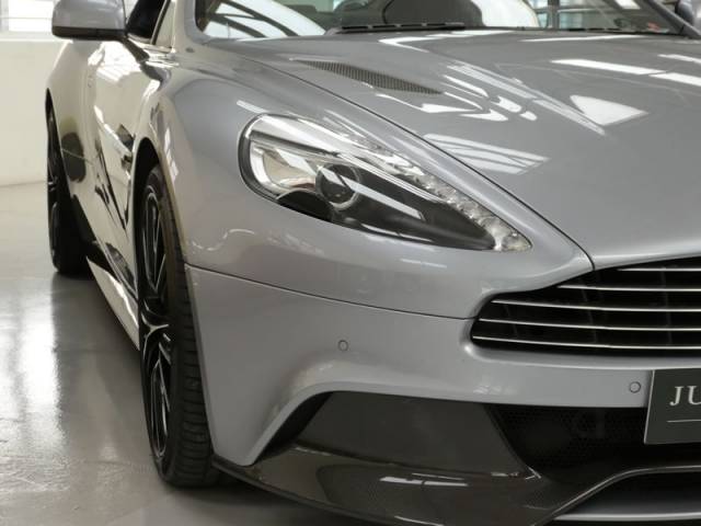 Aston Martin Vanquish