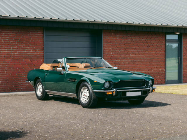 Immagine 1/15 di Aston Martin V8 Volante (1980)