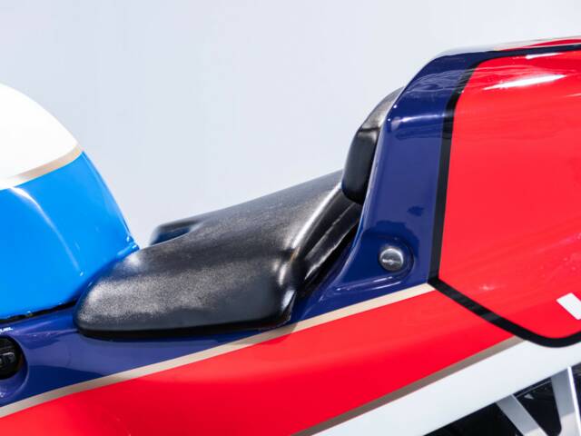 Honda VFR 750R RC 30