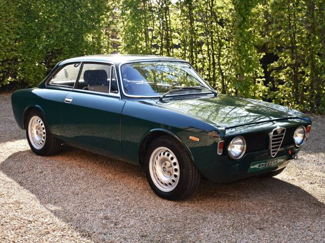 Afbeelding 1/30 van Alfa Romeo Giulia 1300 GT Junior (1968)