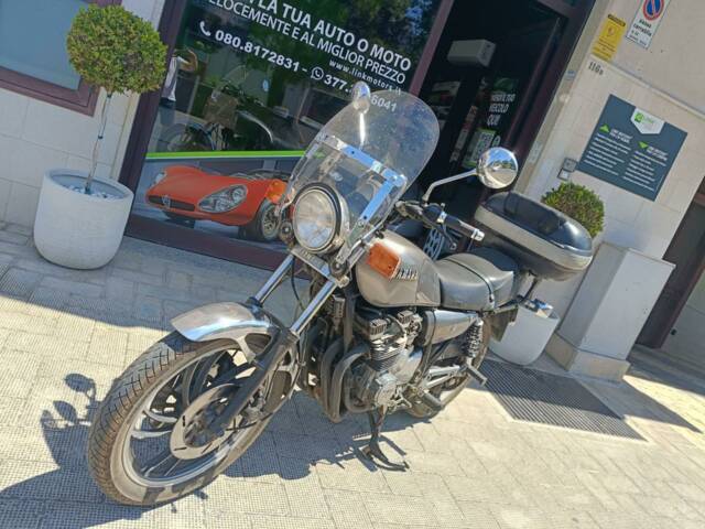 Yamaha XZ 550