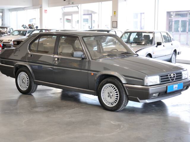 Alfa Romeo 90 2.5 Quadrifoglio Oro