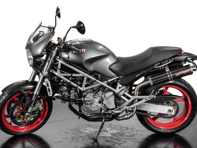 Immagine 1/35 di Ducati DUMMY (2001)