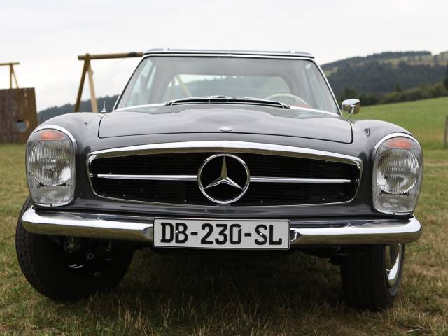 Mercedes-Benz 230 SL