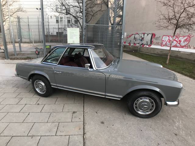 Mercedes-Benz 280 SL