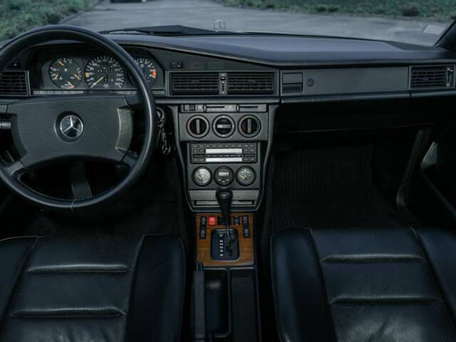 Mercedes-Benz 190 E 2.3-16