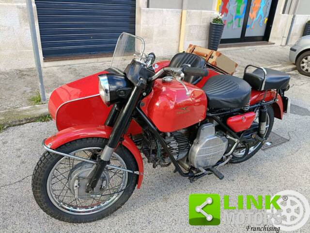 Image 1/10 de Moto Guzzi DUMMY (1971)
