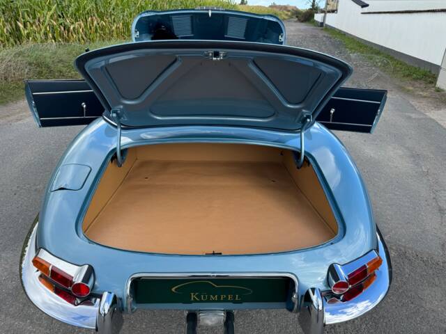 Jaguar E-Type 3.8 Flat Floor