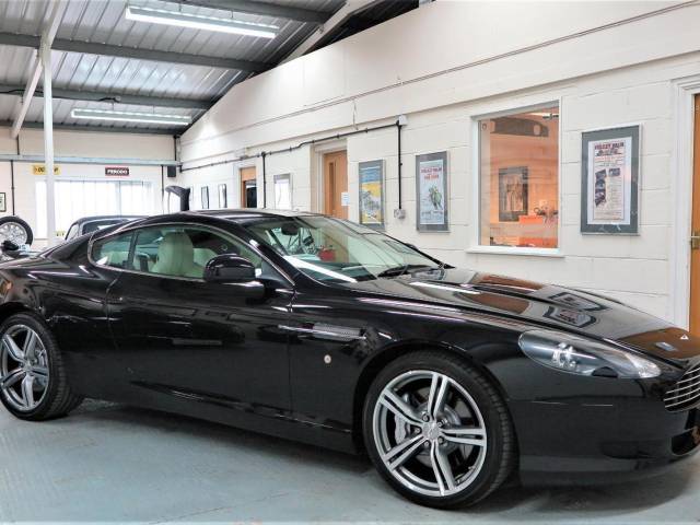 Immagine 1/12 di Aston Martin DB 9 (2010)