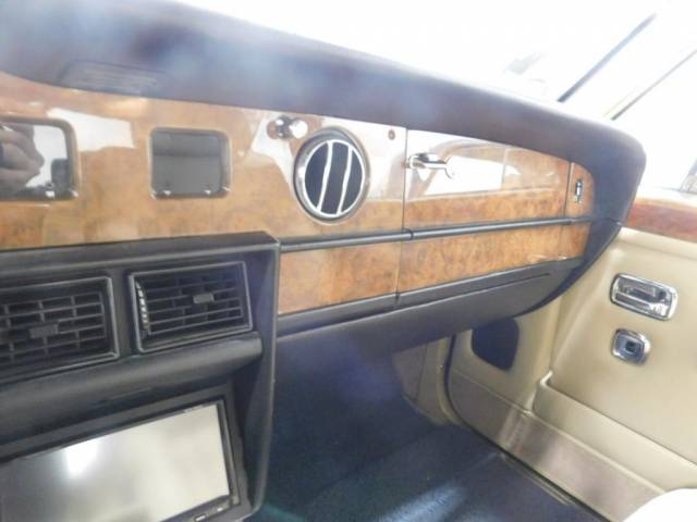 Rolls-Royce Silver Spirit