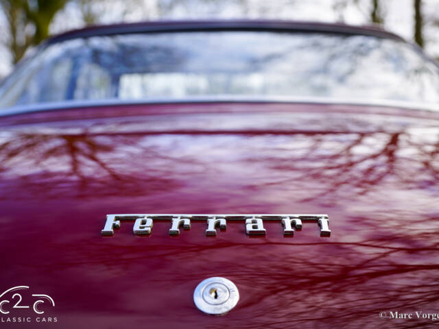 Ferrari 330 GT 2+2