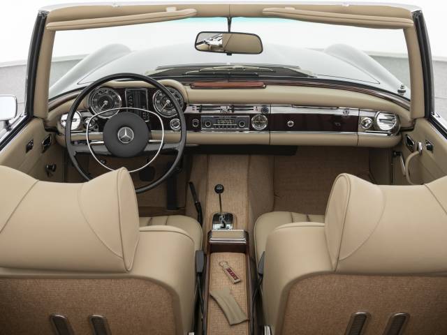 Mercedes-Benz 280 SL