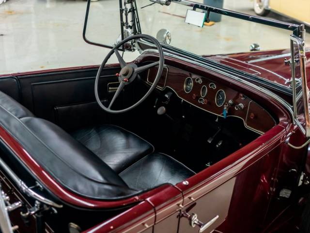 Packard Standard Eight 833