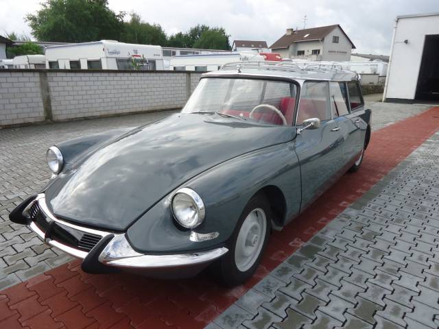 Image 1/35 of Citroën ID 19 Break (1964)