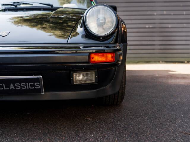 Porsche 911 Carrera 3.2 "#250.000 911"