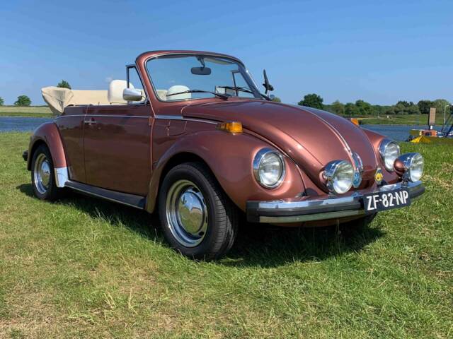 Image 1/8 of Volkswagen Käfer 1303 "Champagne Edition" (1978)
