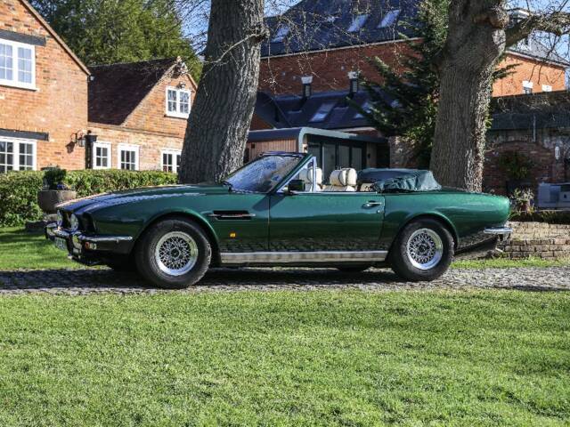 Aston Martin V8 EFi Volante
