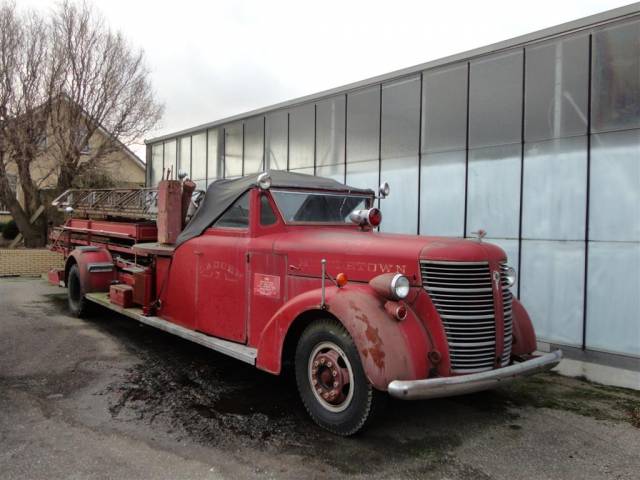 Image 1/13 de American LaFrance 600 Series Fire Truck (1946)