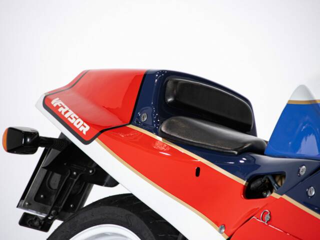 Honda VFR 750R RC 30