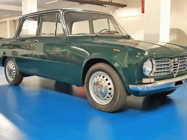 Image 1/27 de Alfa Romeo Giulia 1300 (1964)