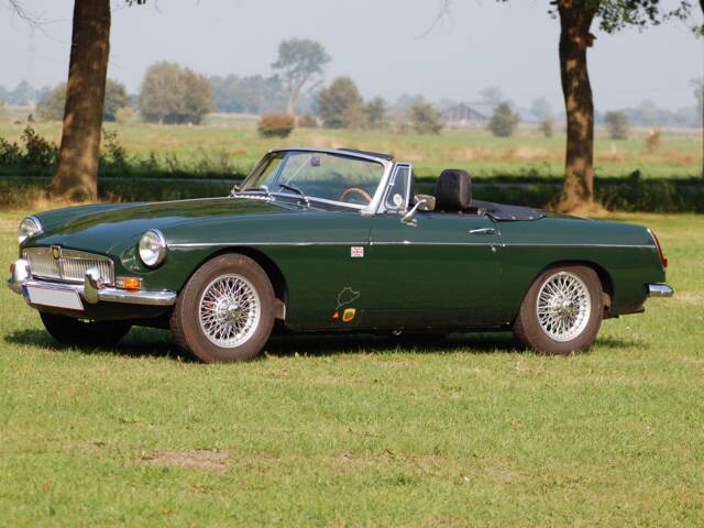 Image 1/27 of MG MGB (1969)