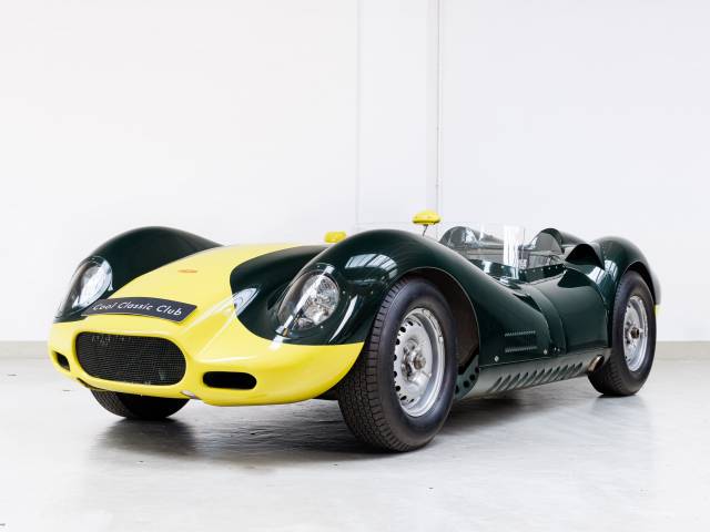 Image 1/42 of Lister Knobbly (1959)