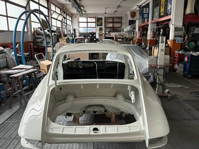 Porsche 911 2.4 S "Oilflap"