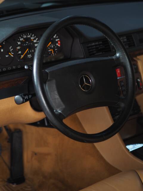 Mercedes-Benz 300 E 4-Matic