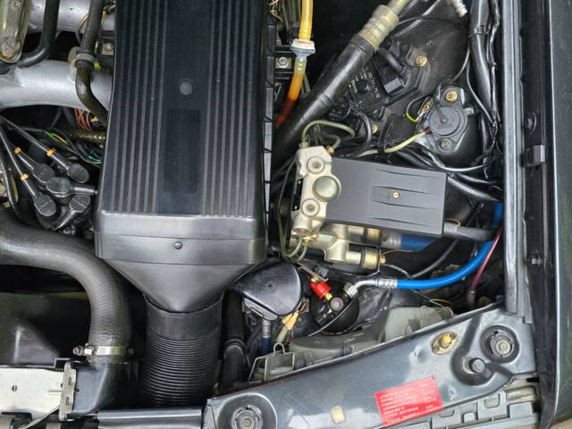 Mercedes-Benz 190 E 2.3-16
