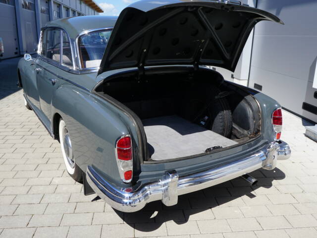 Mercedes-Benz 300 d