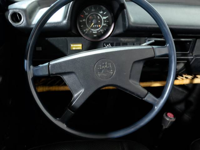 Volkswagen Beetle 1303 LS - Volkswagen Käfer 1303 LS Fuel Injection Cabrio