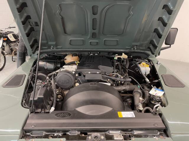 Land Rover Defender 90