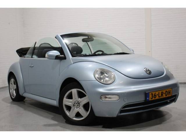 Immagine 1/9 di Volkswagen New Beetle 2.0 (2003)