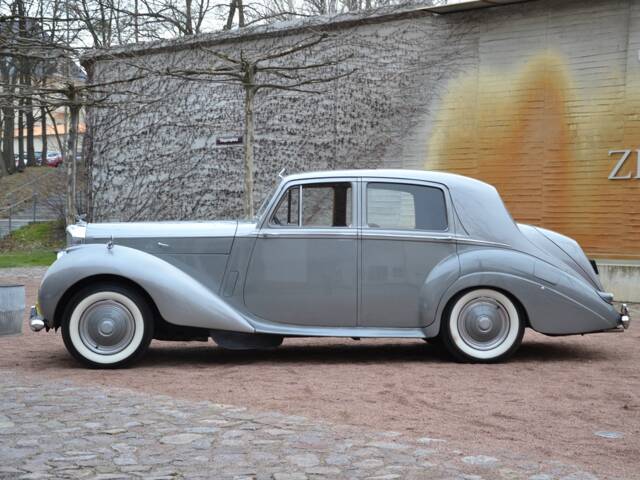 Bentley R-Type