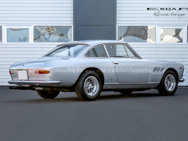 Ferrari 330 GT 2+2