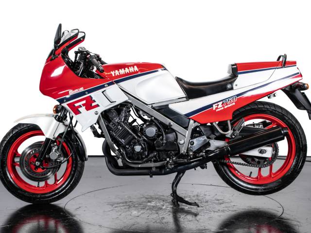 Image 1/36 of Yamaha DUMMY (1986)