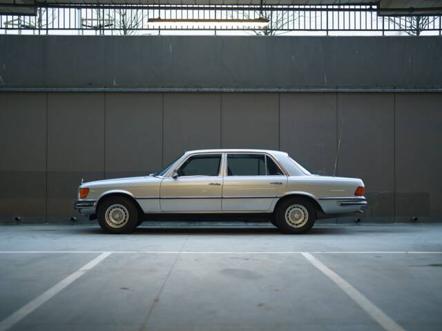 Mercedes-Benz 450 SEL 6,9