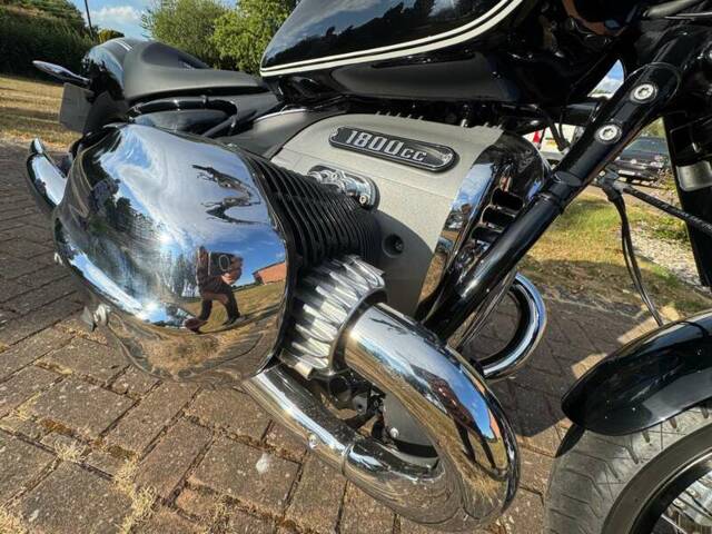 BMW R 18