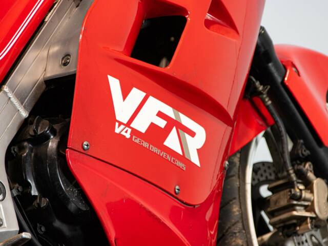 Honda VFR 750R RC 30