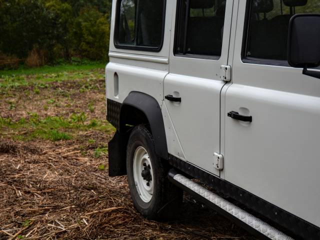 Land Rover Defender 110