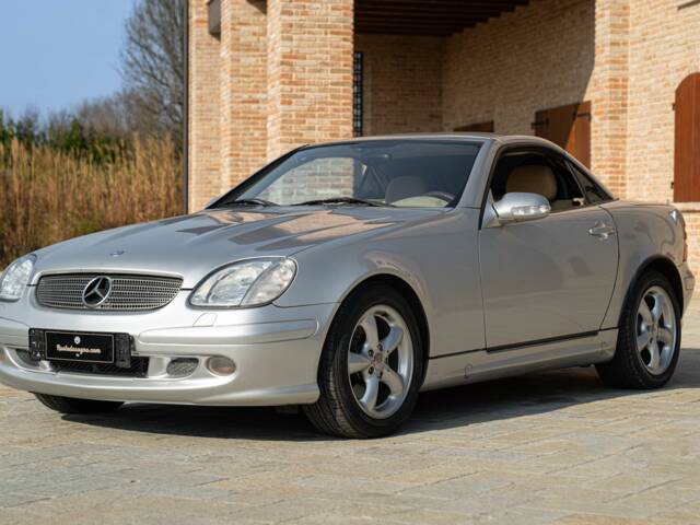 Image 1/50 de Mercedes-Benz SLK 320 (2001)