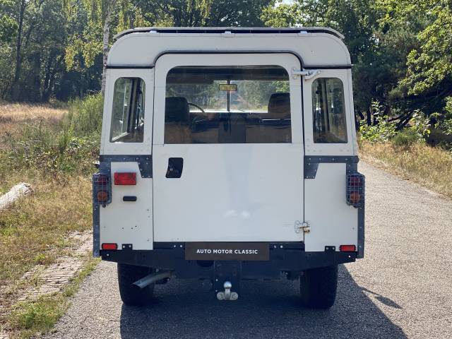Land Rover 109