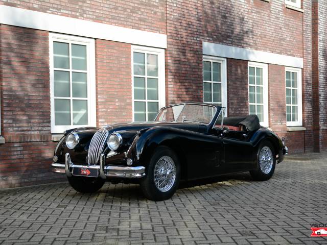 Image 1/36 of Jaguar XK 140 DHC (1957)