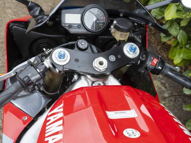 Yamaha YZF-R1