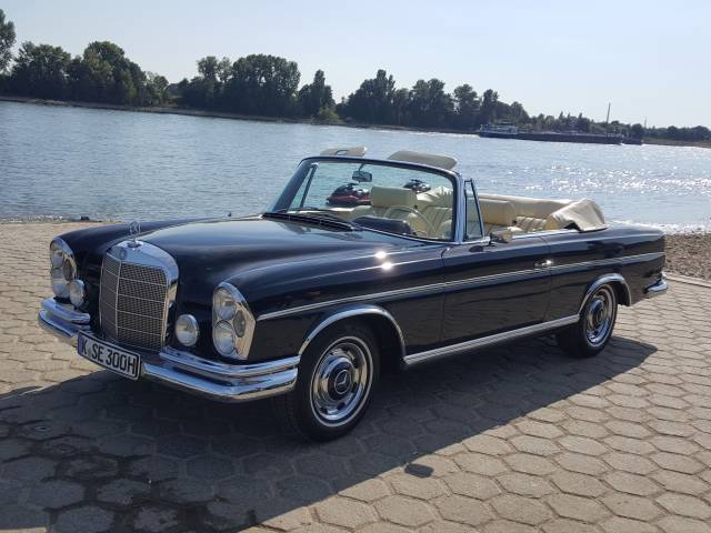 Mercedes-Benz 300 SE
